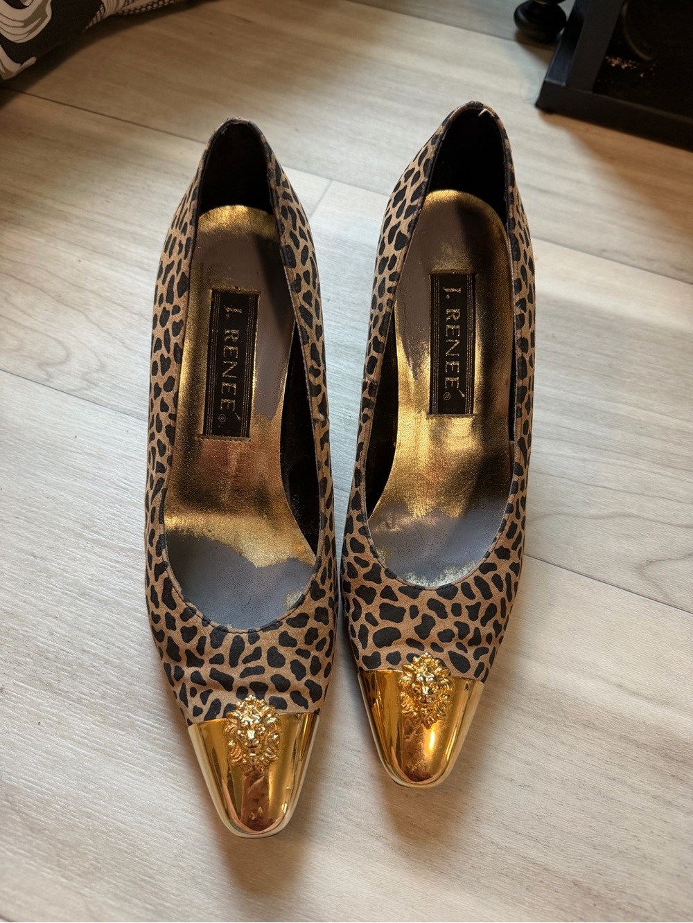 Lot of 3 well worn Women’s Shoes 6.5-7.5 - Picture 7 of 14